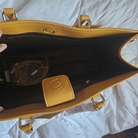 Mustard Tote and Carry Large Tote bag - Picture 5 of 6